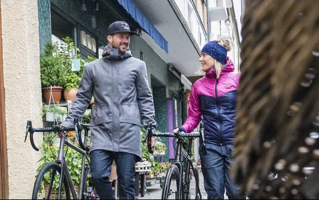 Paul & Prediger Regenjacken Mann und Frau Paul & Prediger Regenjacken Mann und Frau